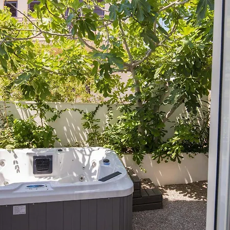 Amazing In With Swimming Pool Apartmán Trogir