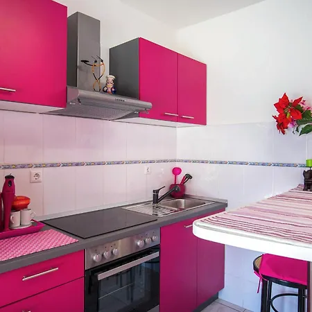 Apartmán Amazing In With Swimming Pool *